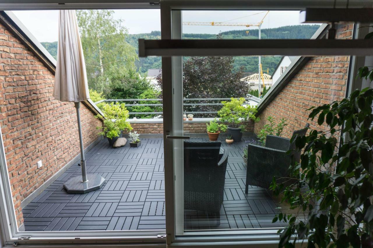 Moderne 70 Qm Wohnung Mit Grosser Dachterrasse Kinheim Exterior foto