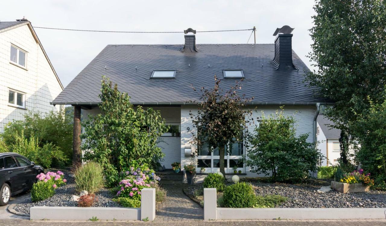 Moderne 70 Qm Wohnung Mit Grosser Dachterrasse Kinheim Exterior foto